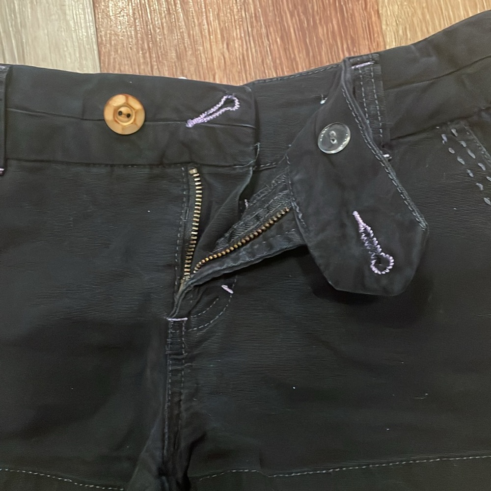 Shorts - Picture 3 of 4